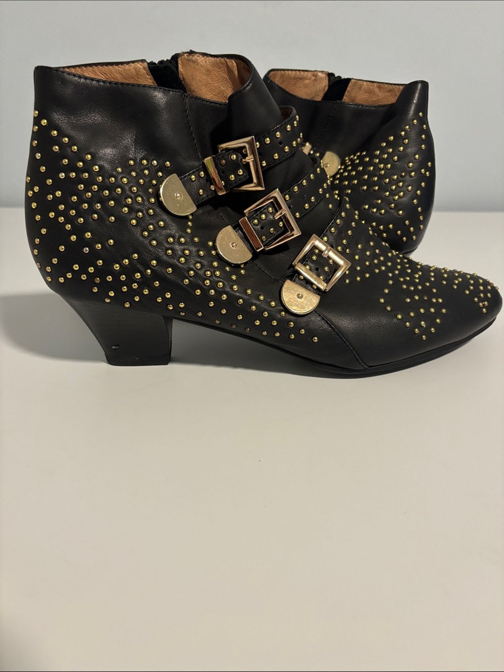 Jeffrey Campbell Women’s Starburst Black Leather Booties Gold Studs Size 10